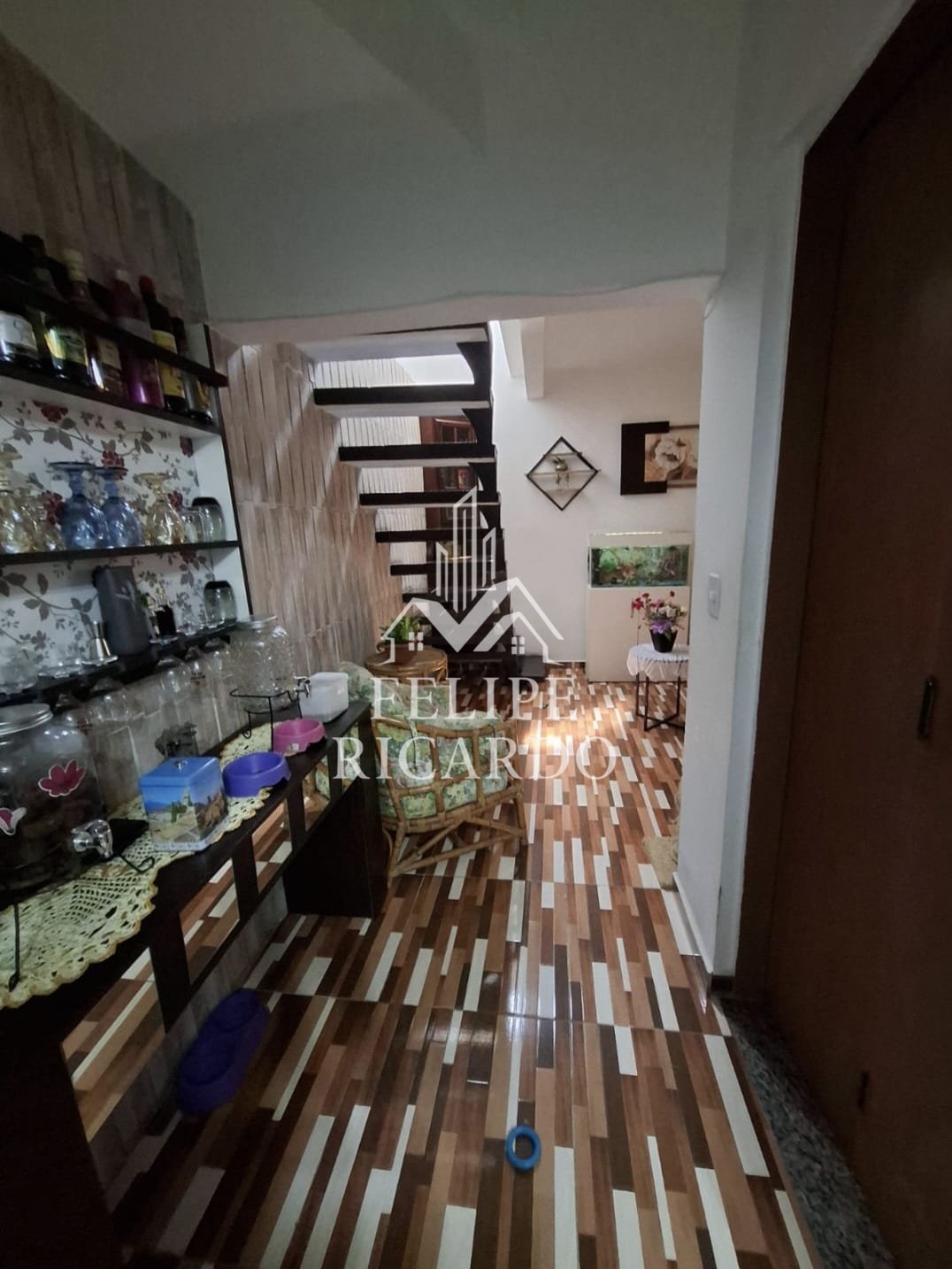 Casa à venda com 2 quartos, 125m² - Foto 1