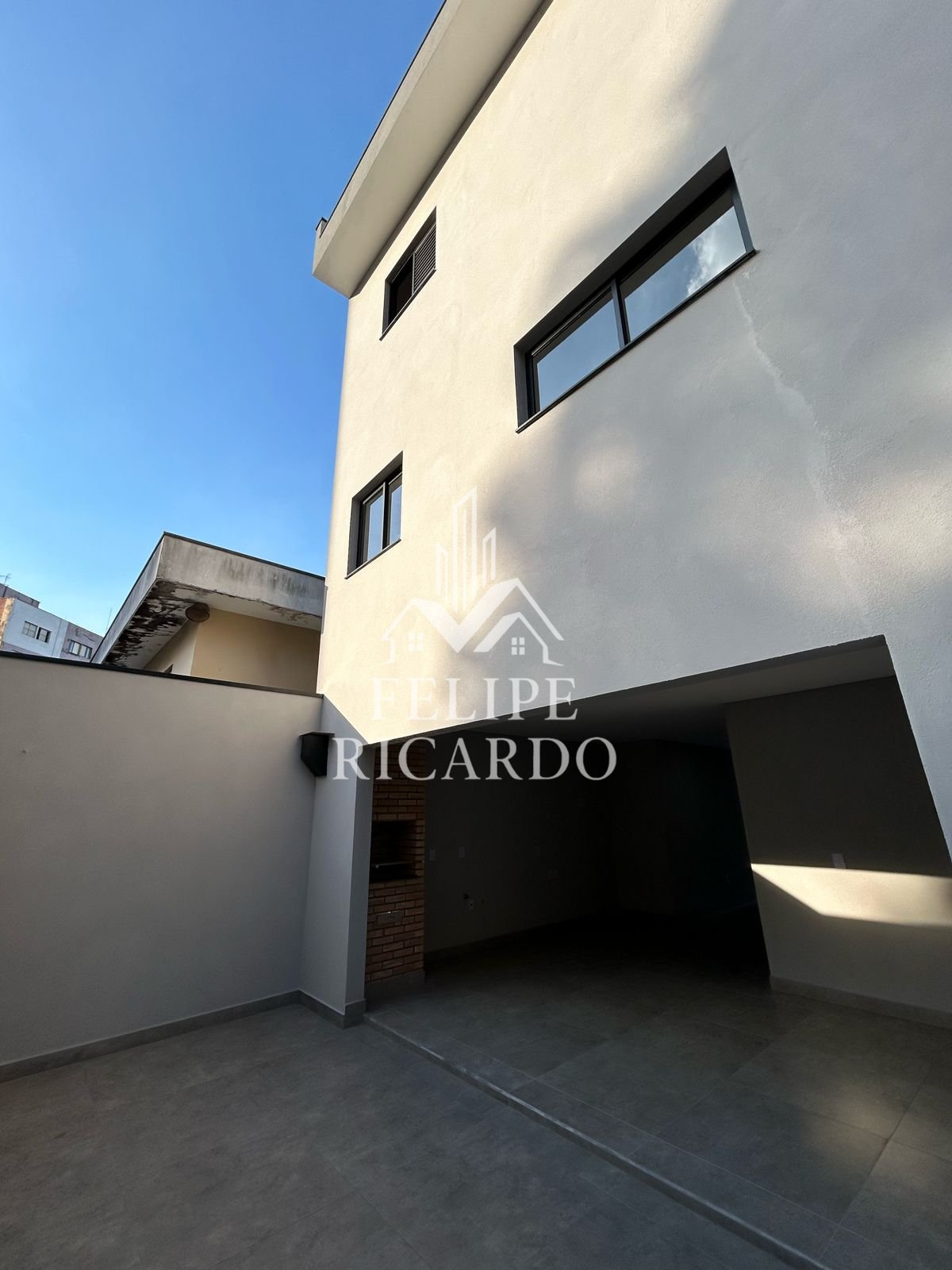 Casa à venda com 3 quartos, 230m² - Foto 3