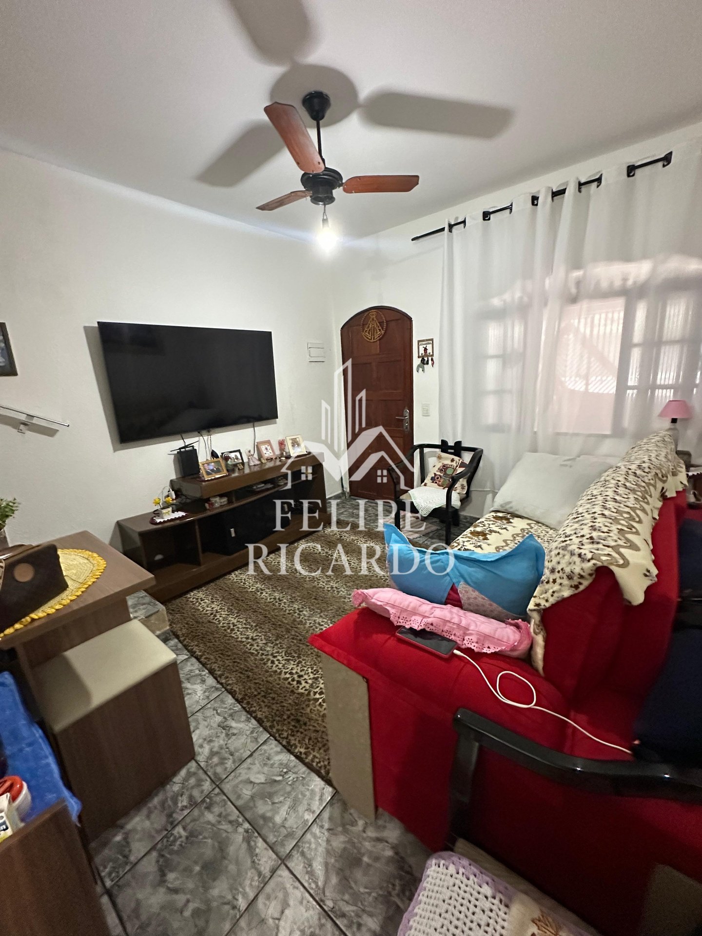 Casa à venda com 4 quartos, 200m² - Foto 4