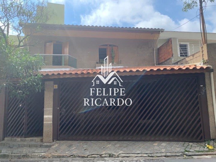 Casa para alugar com 4 quartos, 235m² - Foto 1