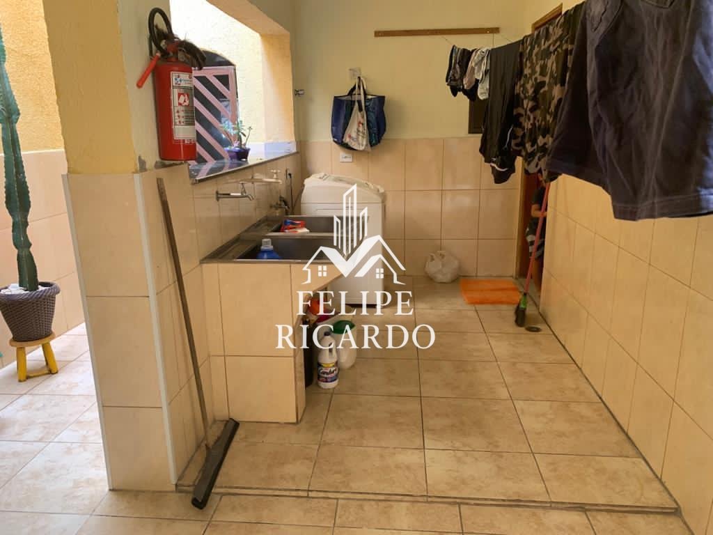 Casa para alugar com 4 quartos, 235m² - Foto 12