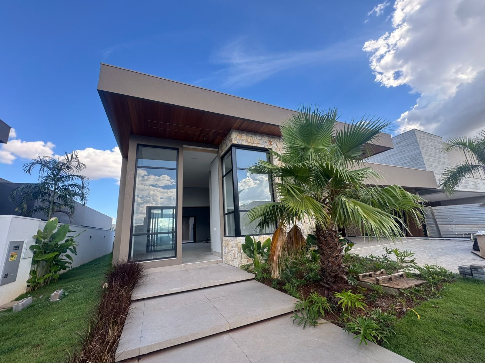 Casa de Condomínio à venda com 4 quartos, 386m² - Foto 3