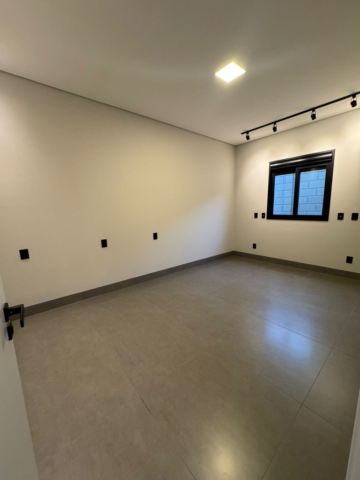 Casa de Condomínio à venda com 4 quartos, 325m² - Foto 7
