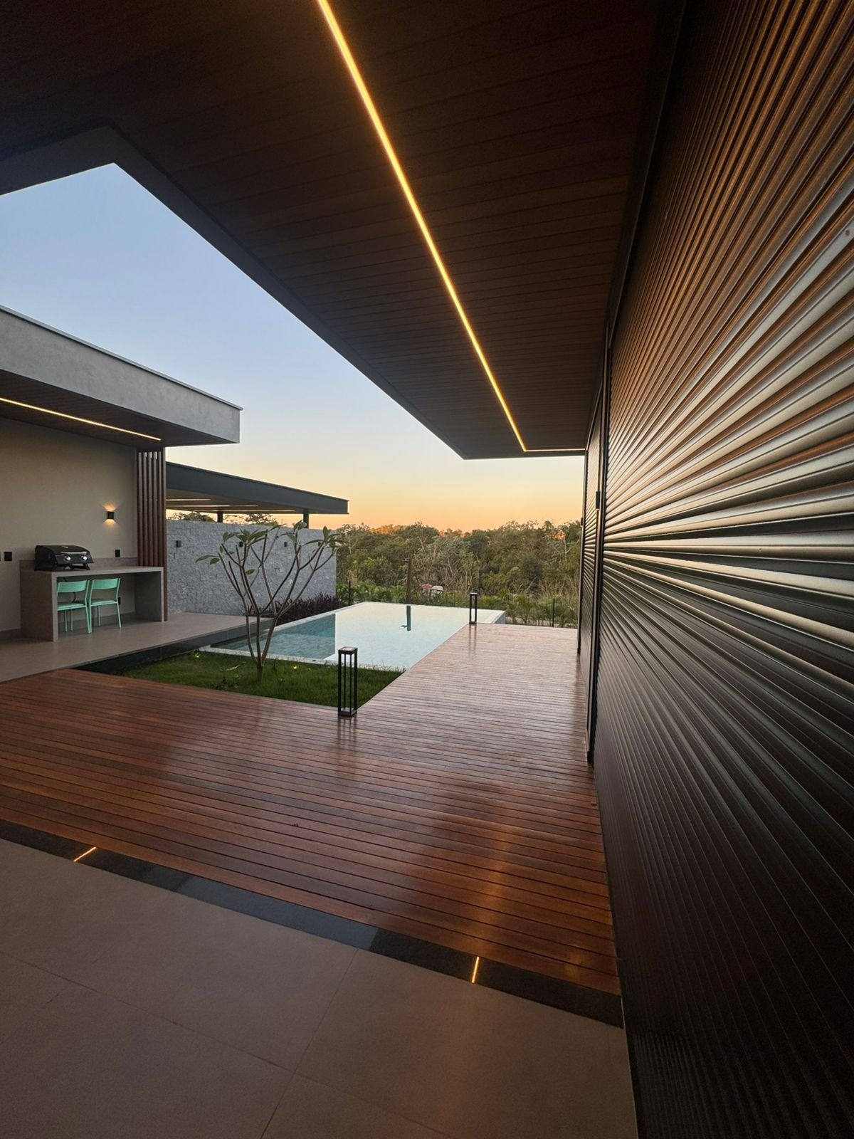 Casa de Condomínio à venda com 4 quartos, 325m² - Foto 13
