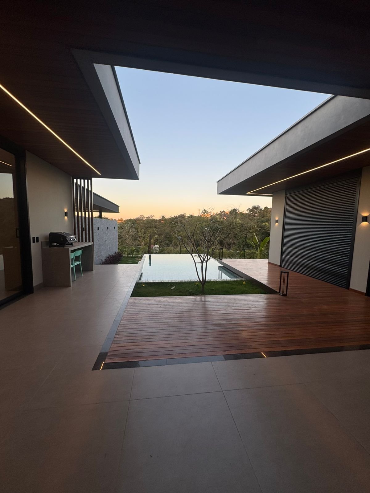Casa de Condomínio à venda com 4 quartos, 325m² - Foto 10