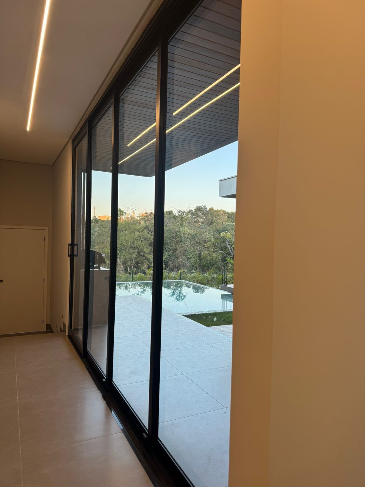 Casa de Condomínio à venda com 4 quartos, 325m² - Foto 11