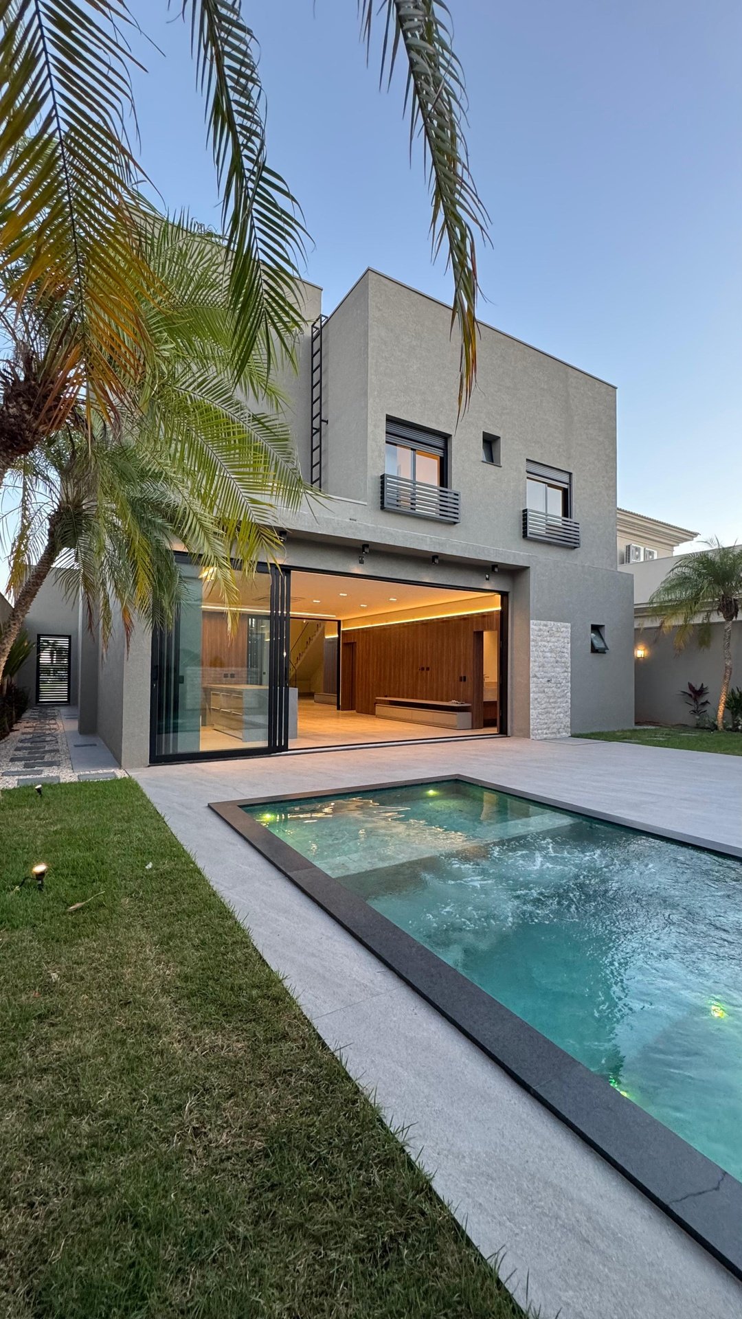 Casa de Condomínio à venda com 4 quartos, 348m² - Foto 2