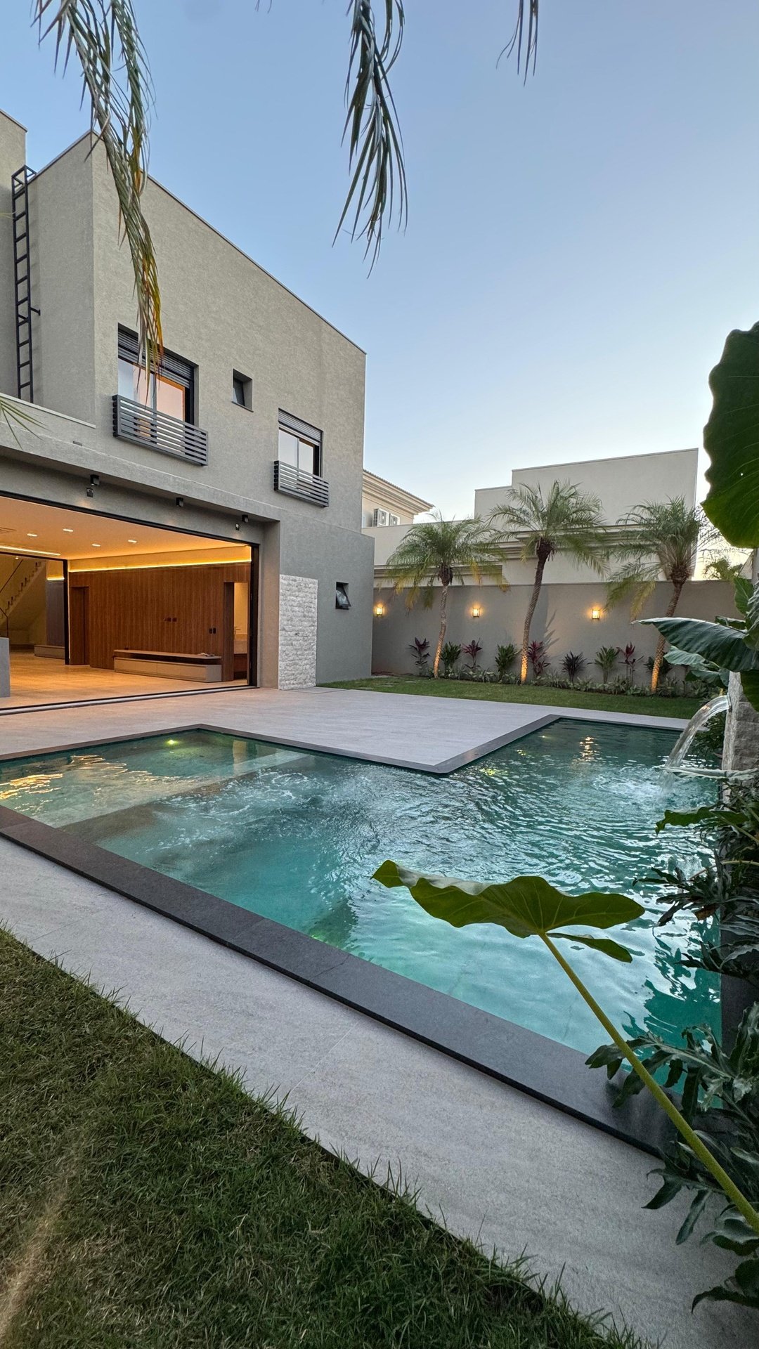 Casa de Condomínio à venda com 4 quartos, 348m² - Foto 3