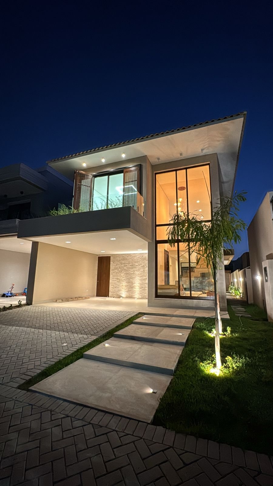 Casa de Condomínio à venda com 3 quartos, 248m² - Foto 1