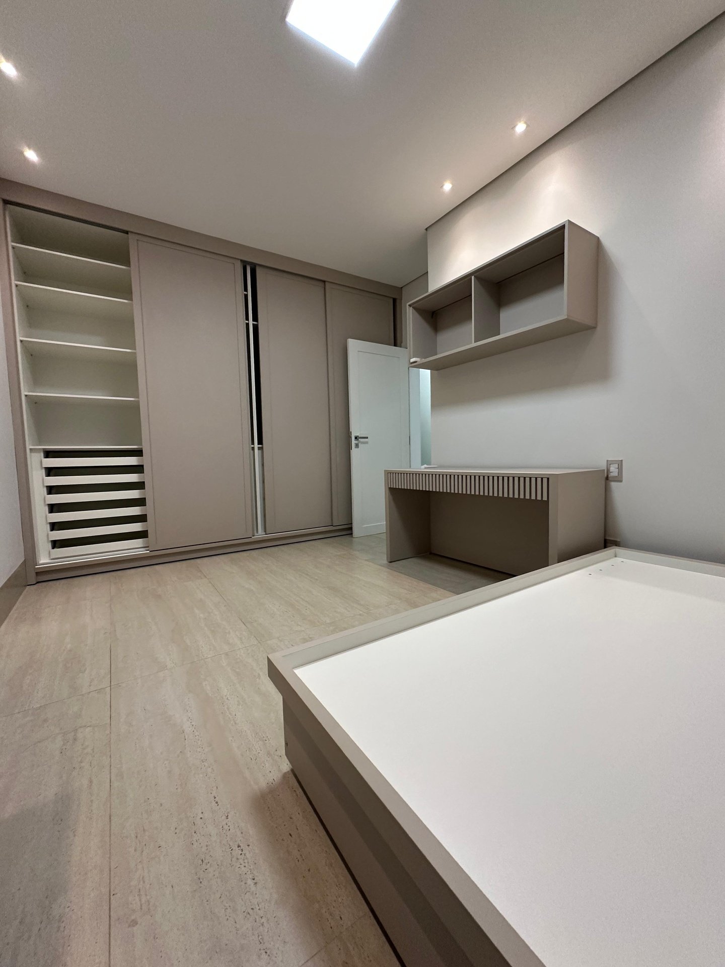 Casa de Condomínio à venda com 4 quartos, 374m² - Foto 9