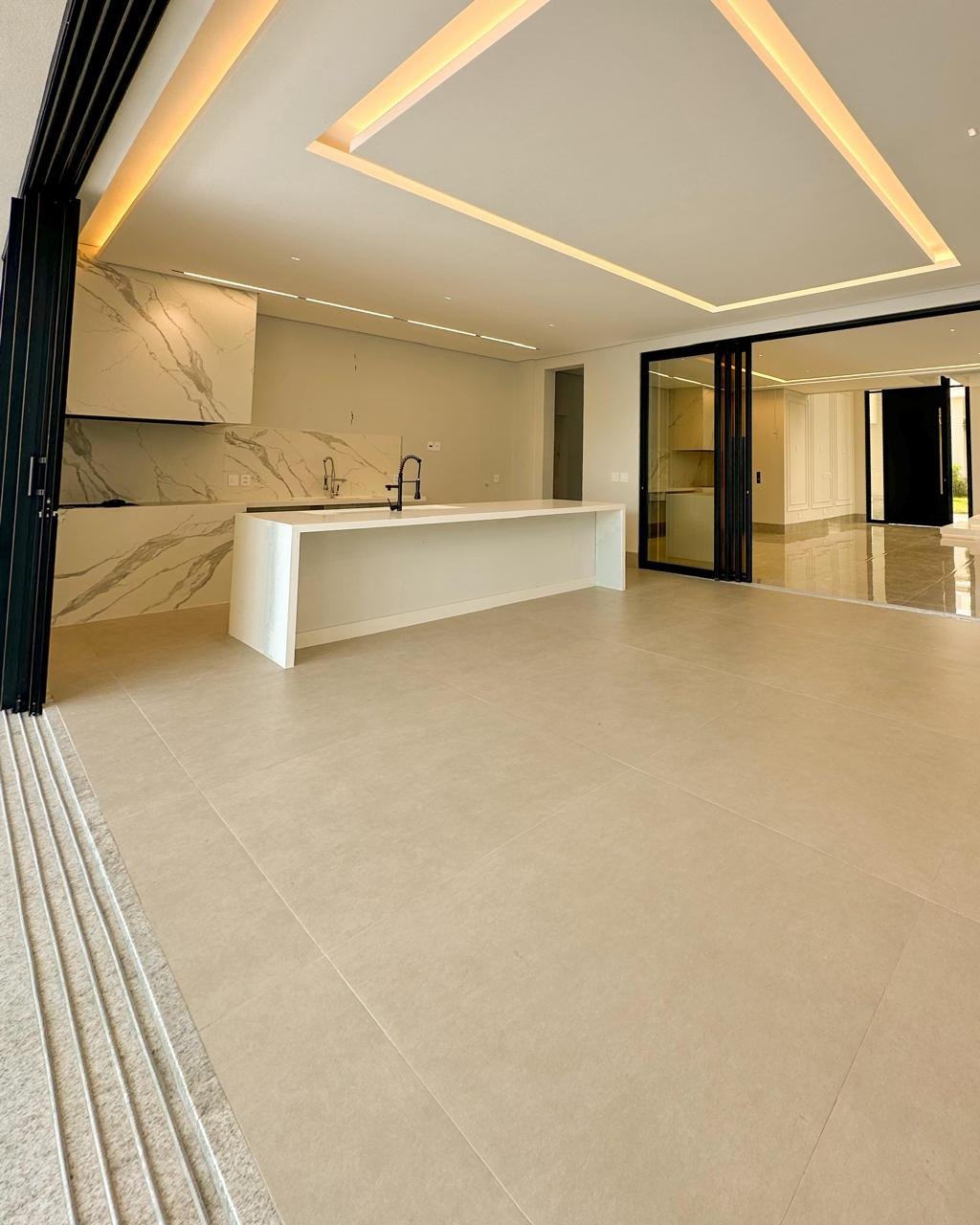 Casa de Condomínio à venda com 5 quartos, 408m² - Foto 13