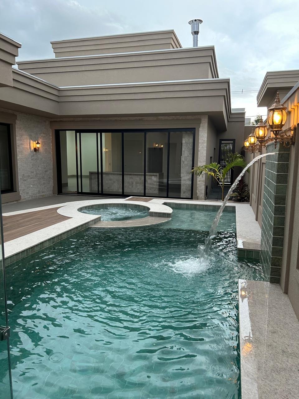 Casa de Condomínio à venda com 3 quartos, 250m² - Foto 3