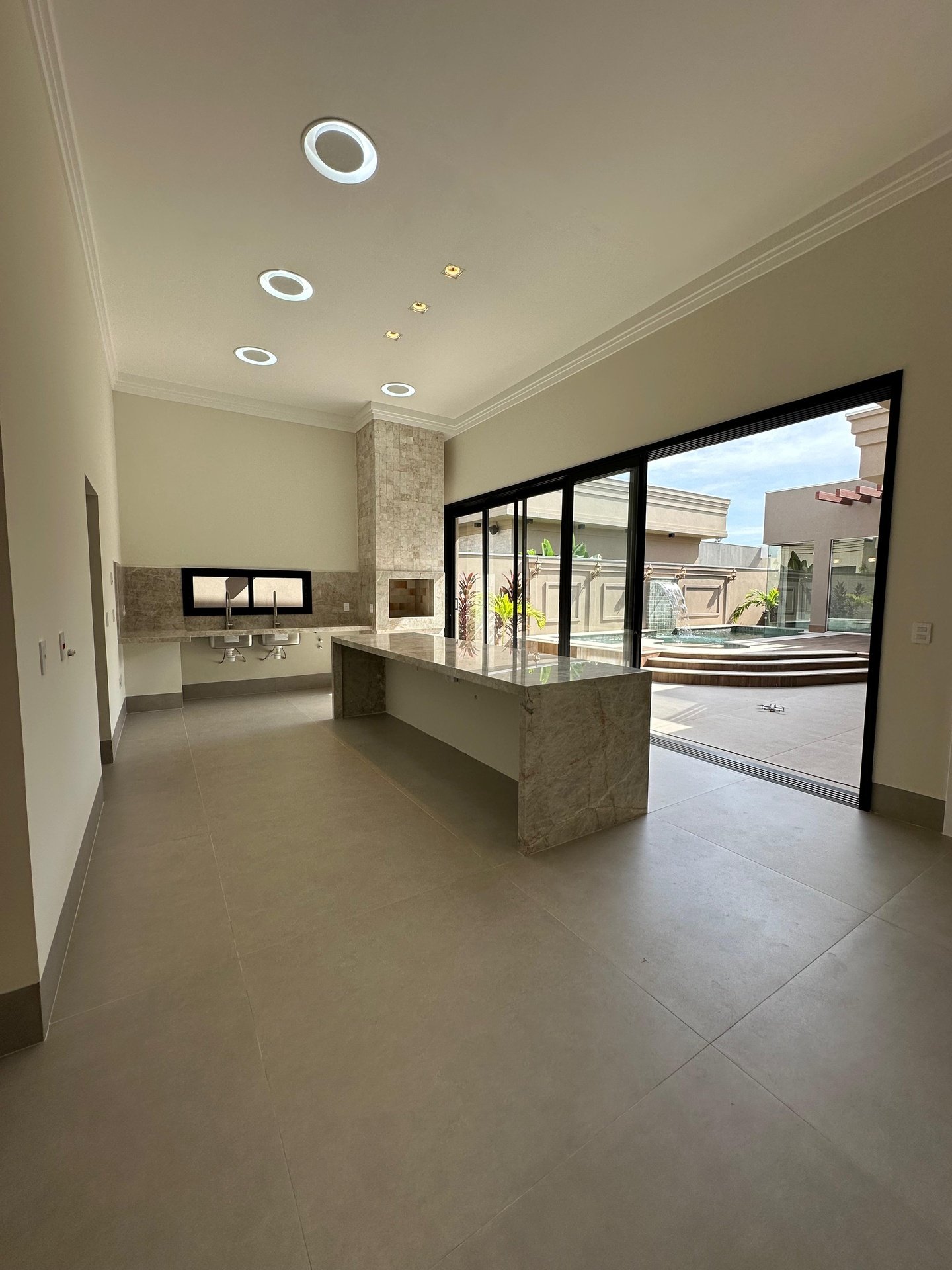 Casa de Condomínio à venda com 3 quartos, 250m² - Foto 45