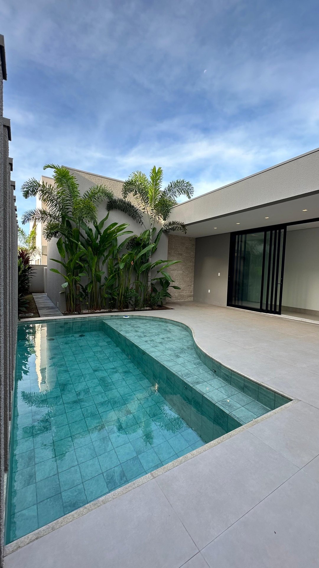 Casa de Condomínio à venda com 3 quartos, 247m² - Foto 3