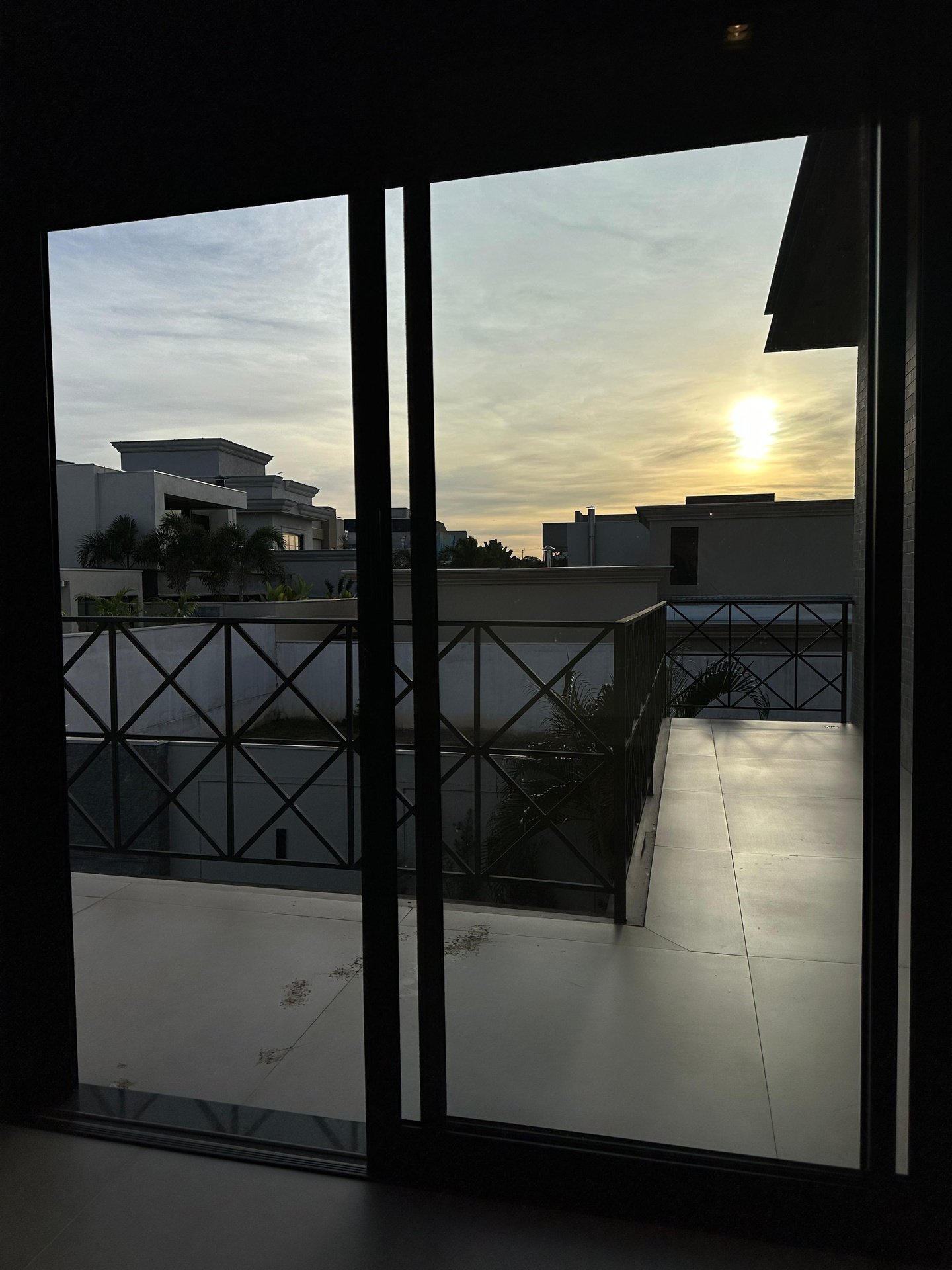 Casa de Condomínio à venda com 3 quartos, 354m² - Foto 4