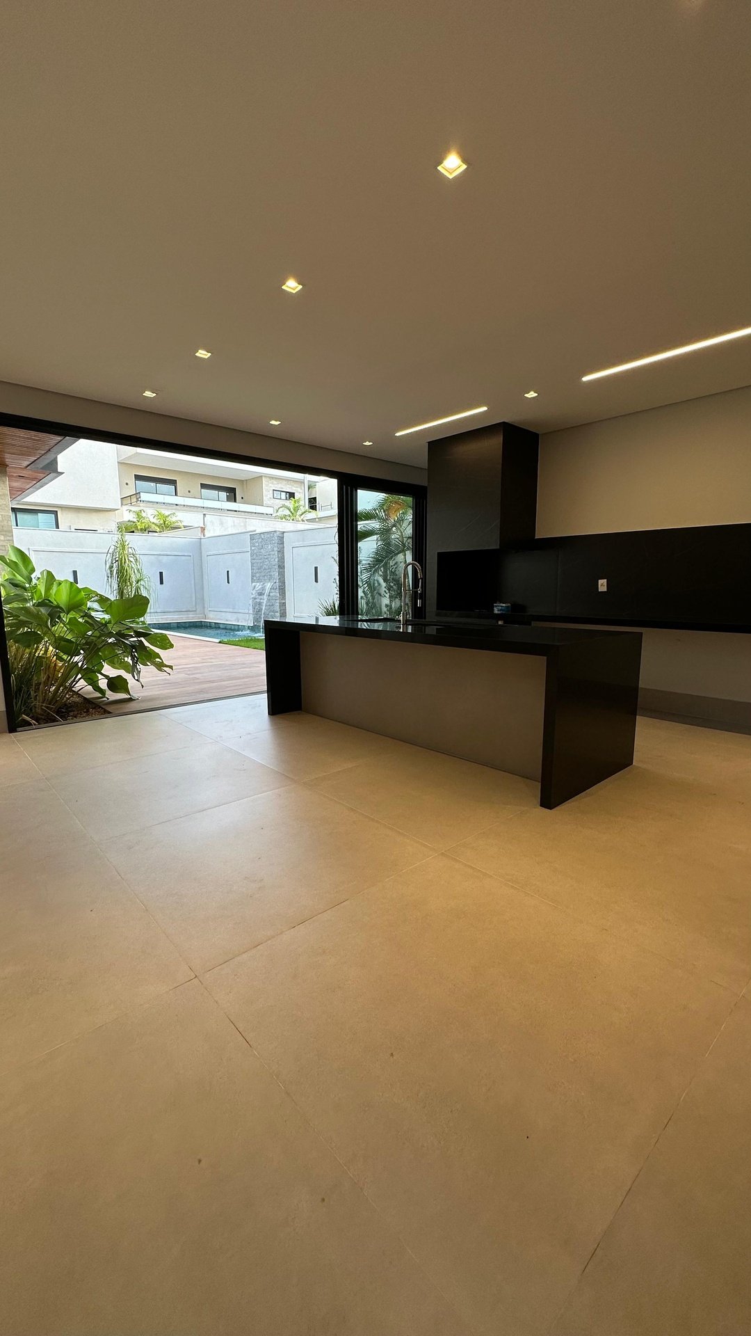 Casa de Condomínio à venda com 3 quartos, 354m² - Foto 2