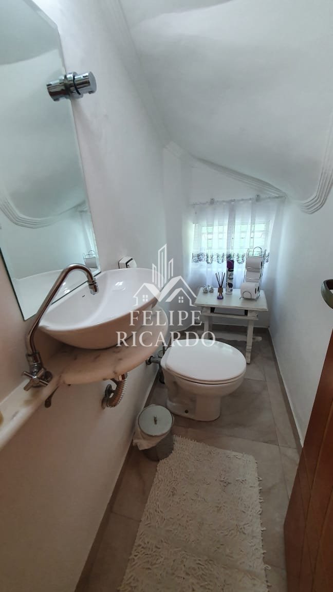 Casa à venda com 4 quartos, 215m² - Foto 4