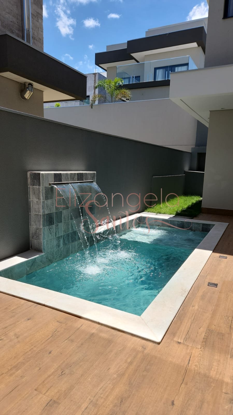Sobrado à venda com 4 quartos, 250m² - Foto 2