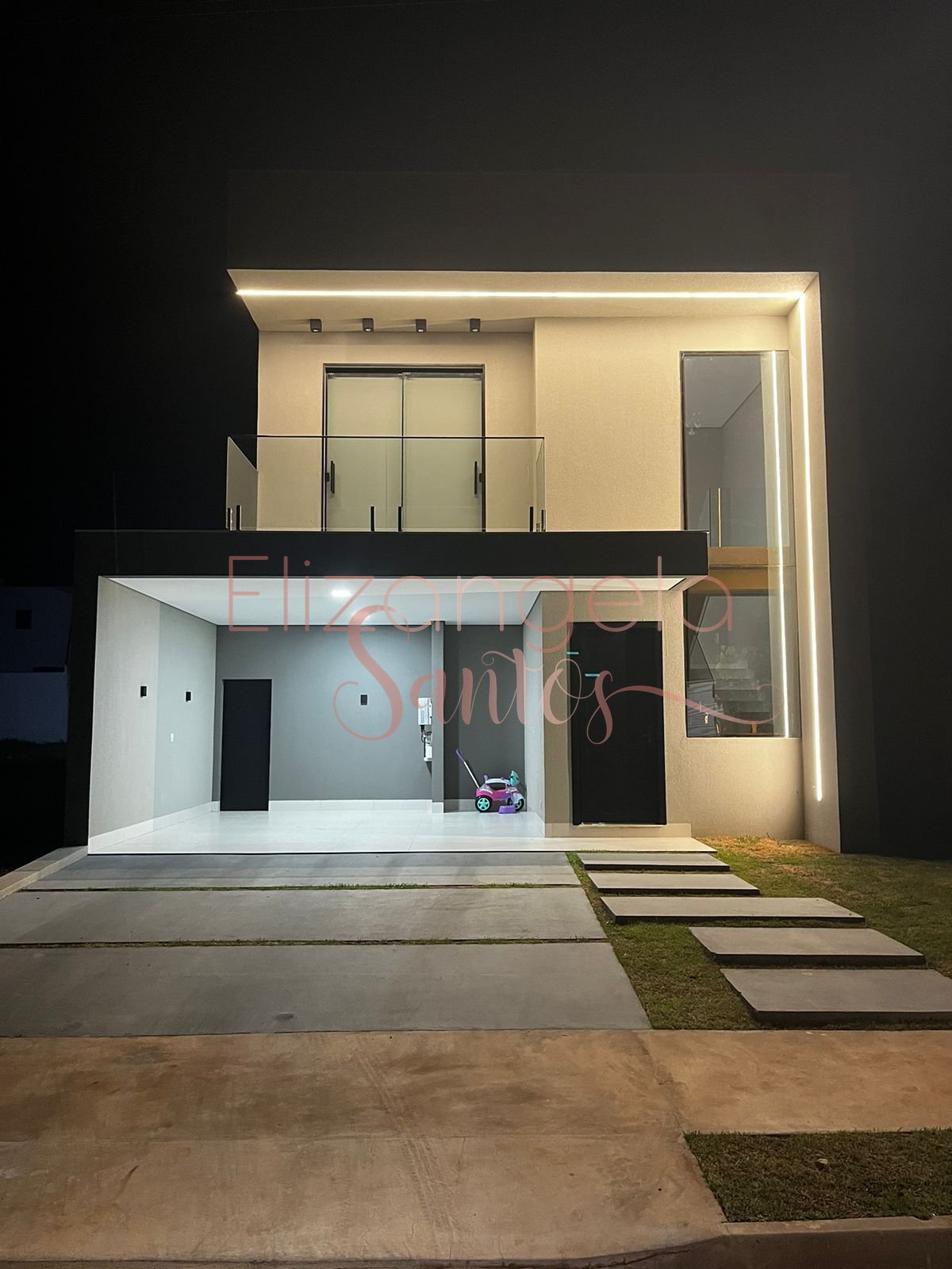 Sobrado à venda com 3 quartos, 190m² - Foto 1