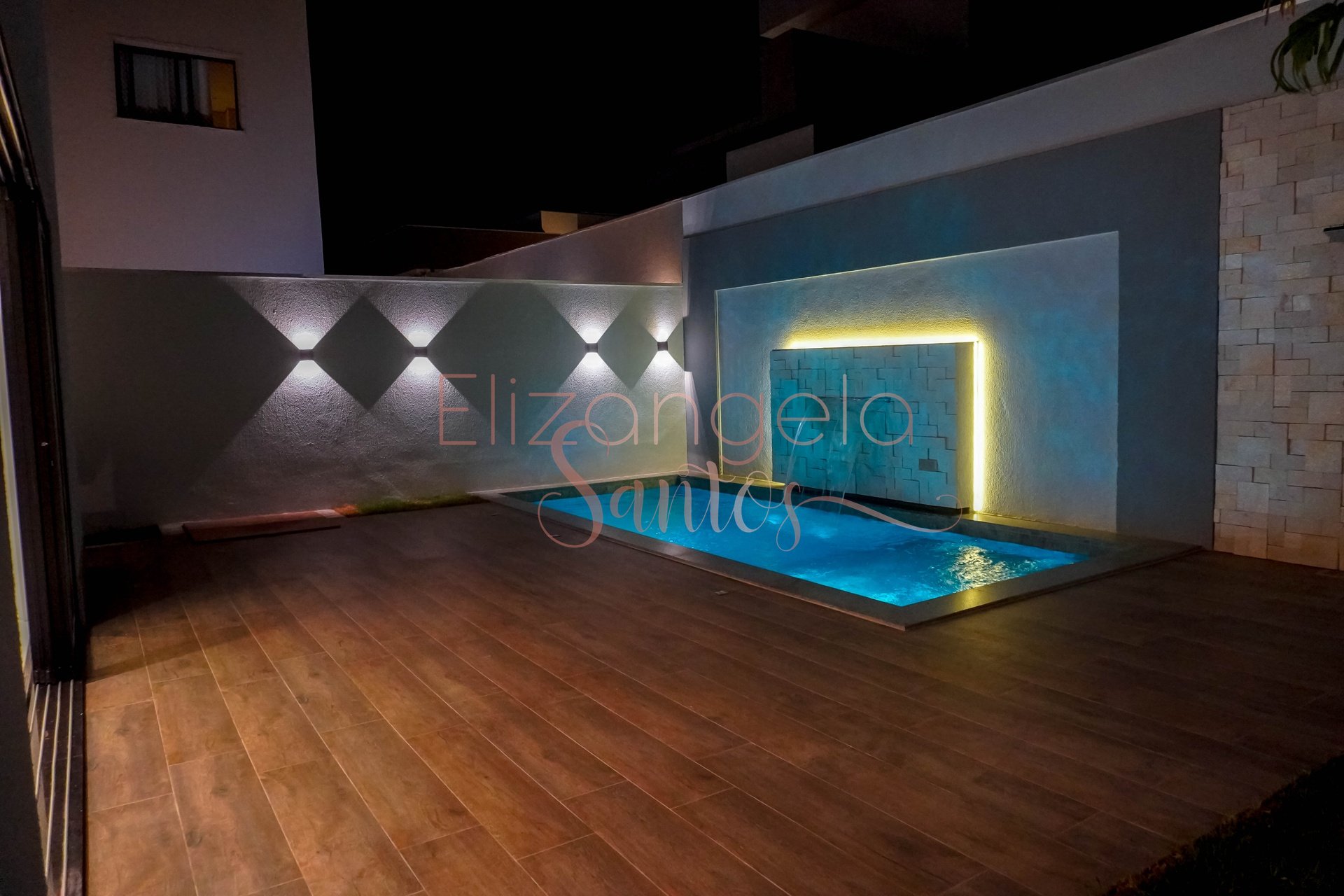 Casa de Condomínio à venda com 3 quartos, 265m² - Foto 2