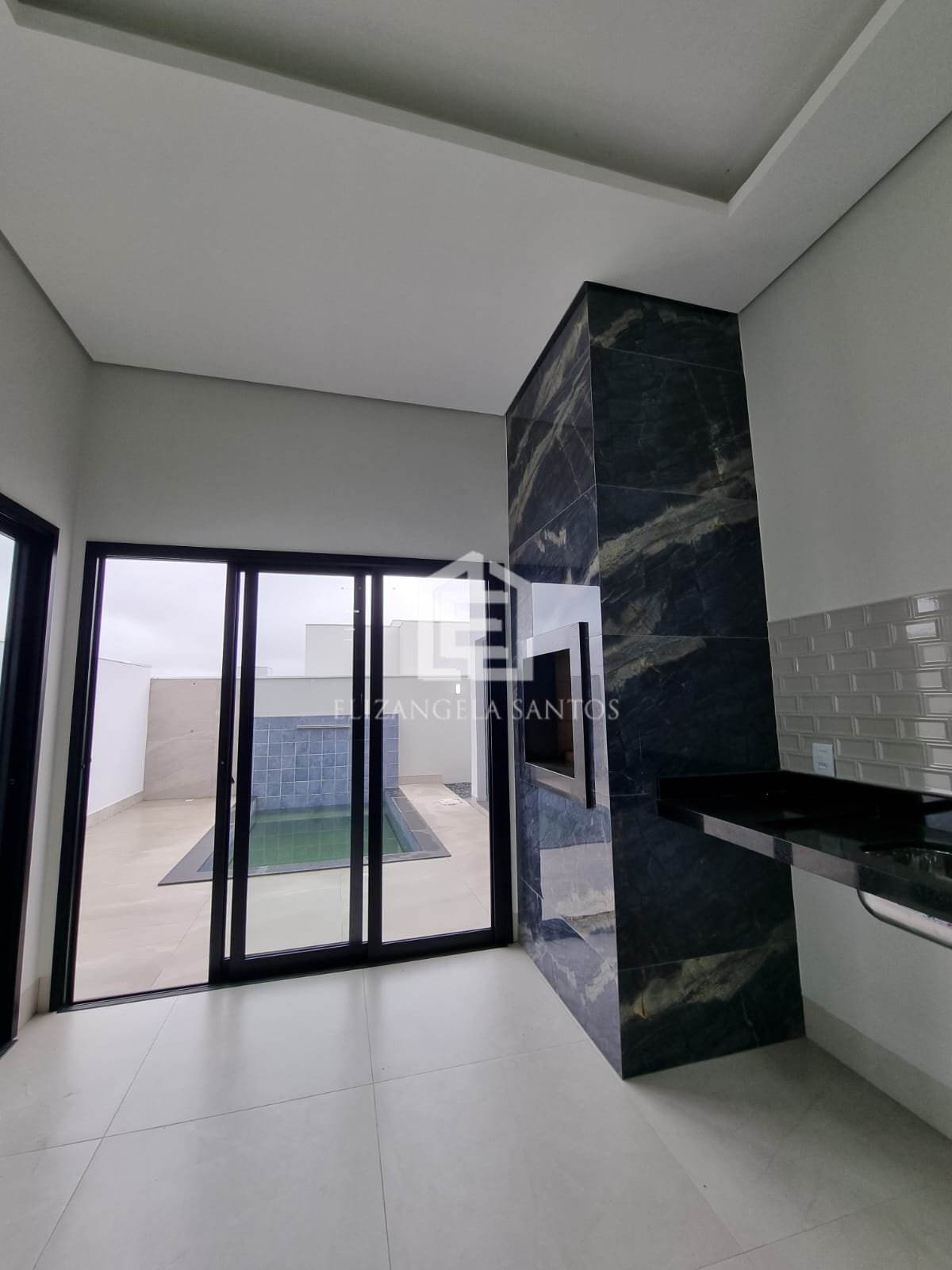 Casa de Condomínio à venda com 3 quartos, 144m² - Foto 2