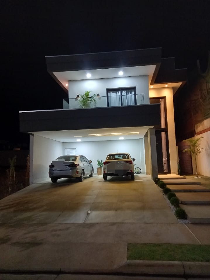 Casa de Condomínio à venda com 4 quartos, 289m² - Foto 1