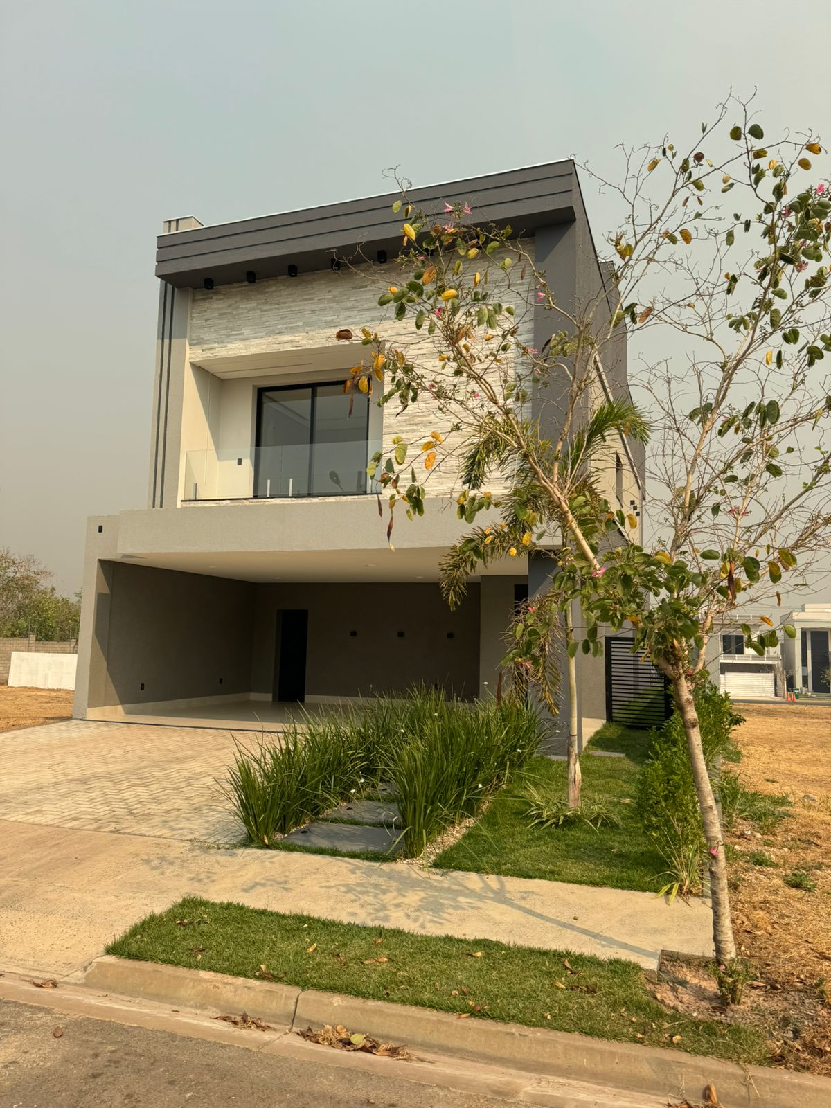 Casa de Condomínio à venda com 4 quartos, 270m² - Foto 1