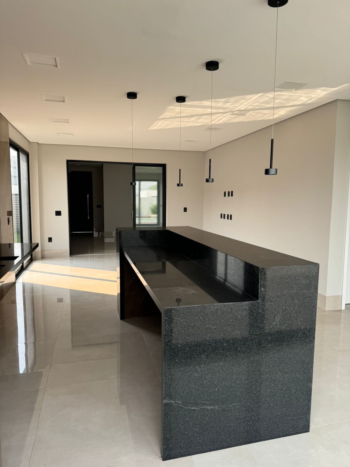 Casa de Condomínio à venda com 4 quartos, 270m² - Foto 3
