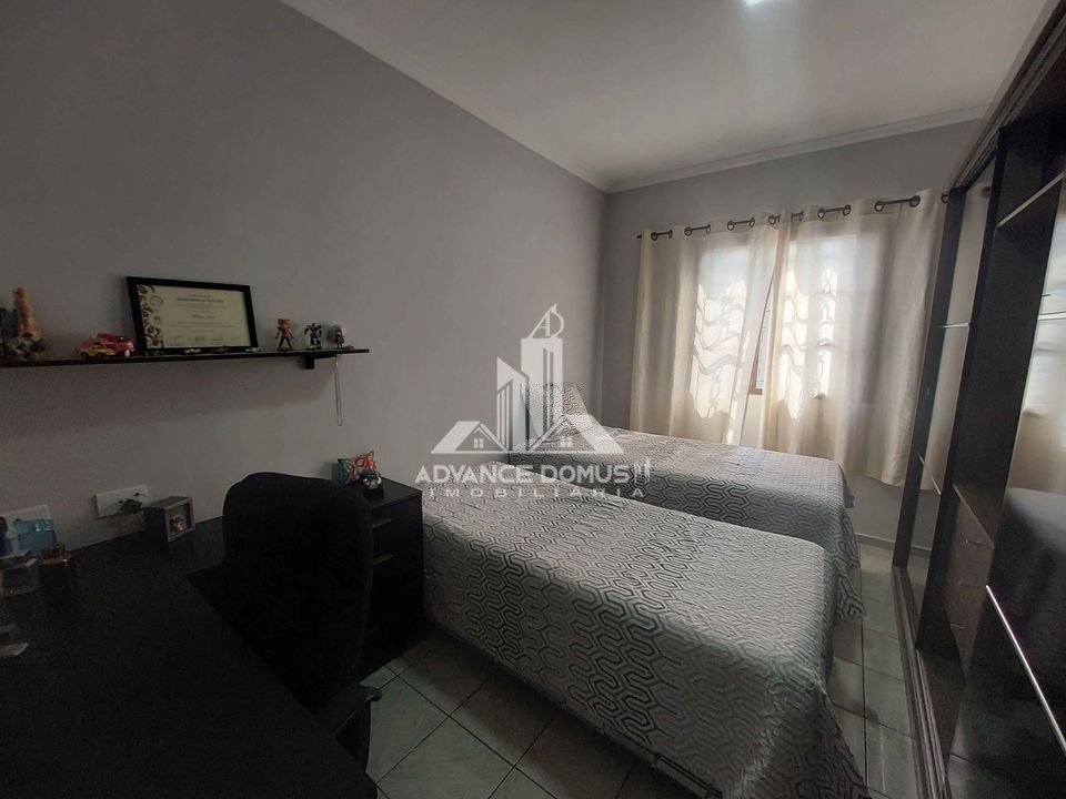 Casa à venda com 4 quartos, 300m² - Foto 6