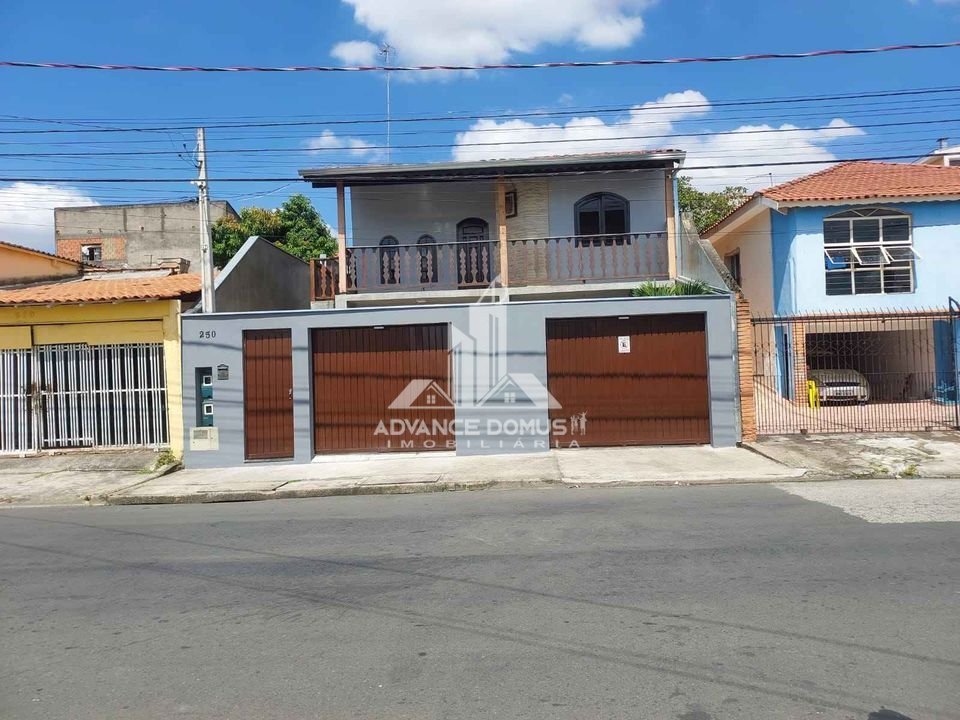 Casa à venda com 4 quartos, 300m² - Foto 1