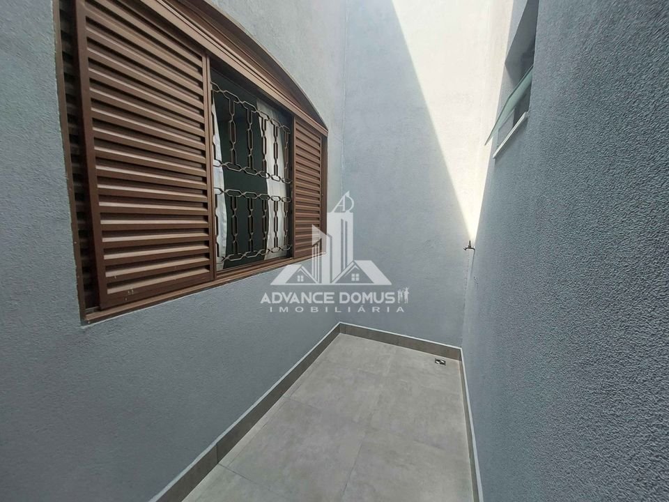 Casa à venda com 4 quartos, 300m² - Foto 12