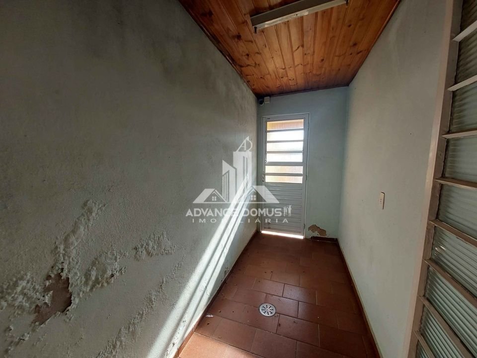 Casa à venda com 2 quartos, 180m² - Foto 8