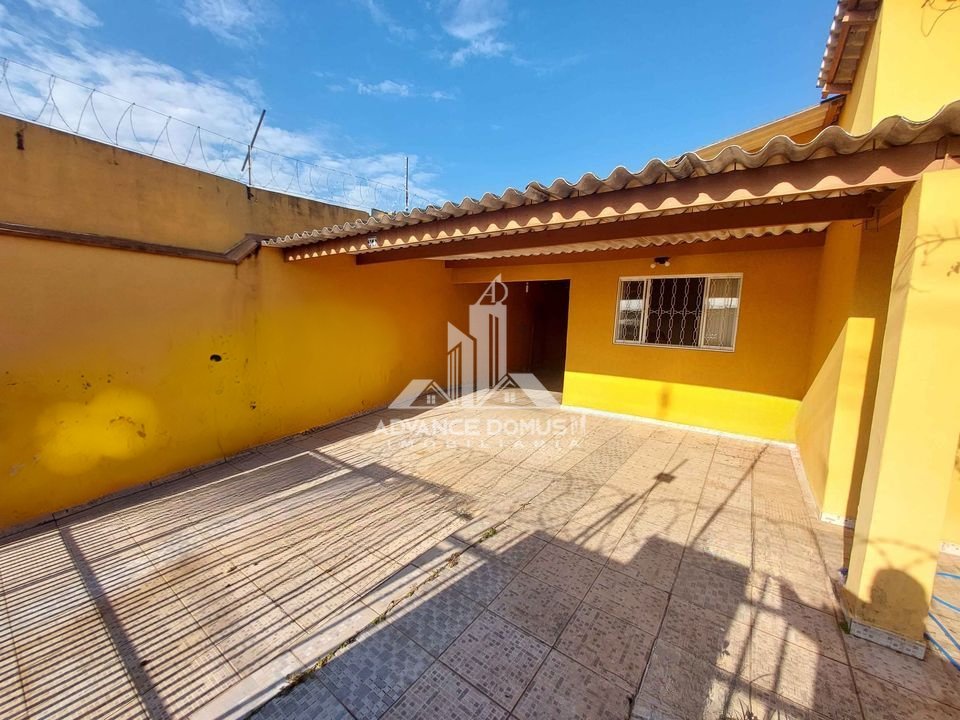 Casa à venda com 2 quartos, 180m² - Foto 1