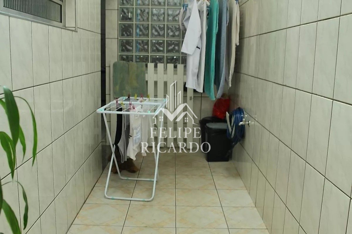 Casa, 3 quartos, 250 m² - Foto 35