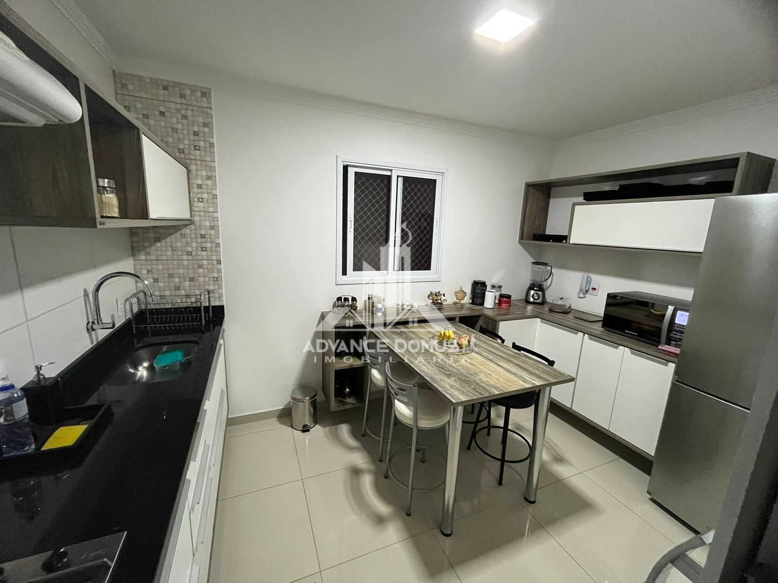 Apartamento à venda com 3 quartos, 170m² - Foto 4