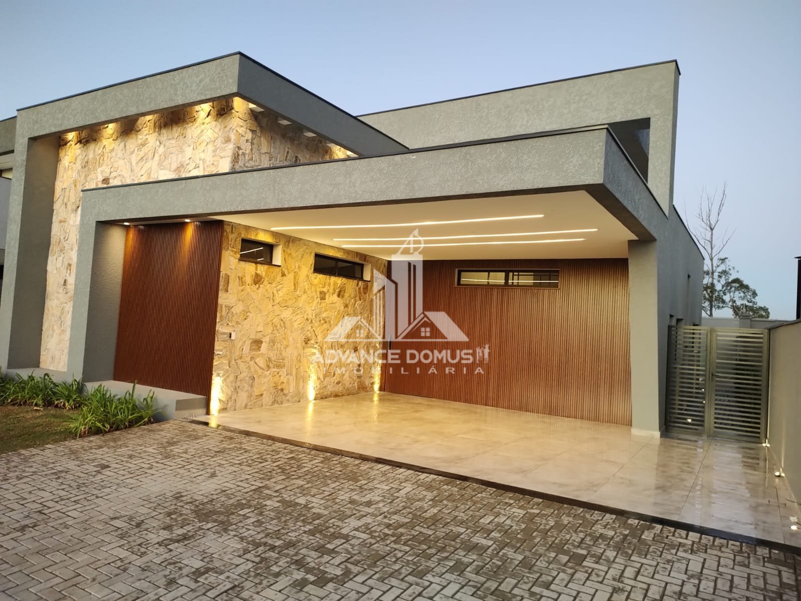 Casa de Condomínio à venda com 3 quartos, 243m² - Foto 3