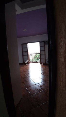 Casa à venda com 2 quartos, 197m² - Foto 3