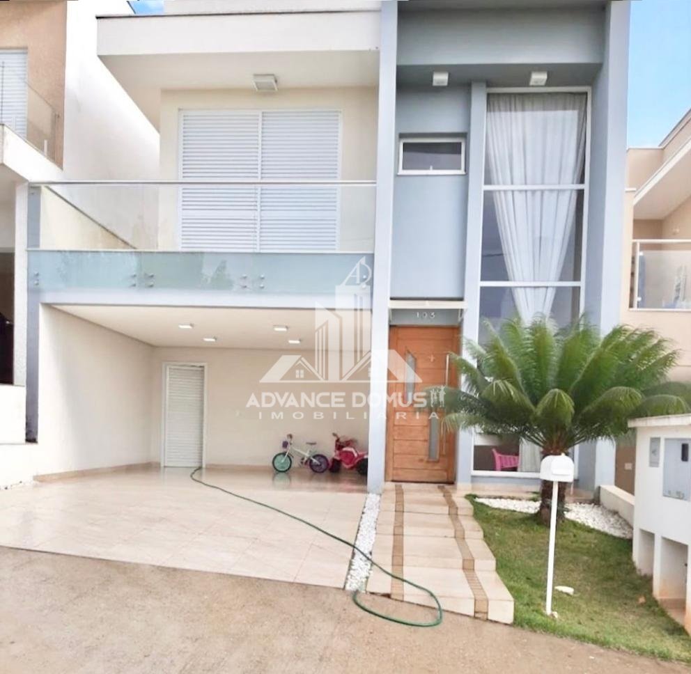 Sobrado à venda com 4 quartos, 167m² - Foto 1