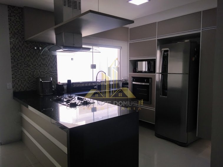 Sobrado à venda com 3 quartos, 350m² - Foto 11