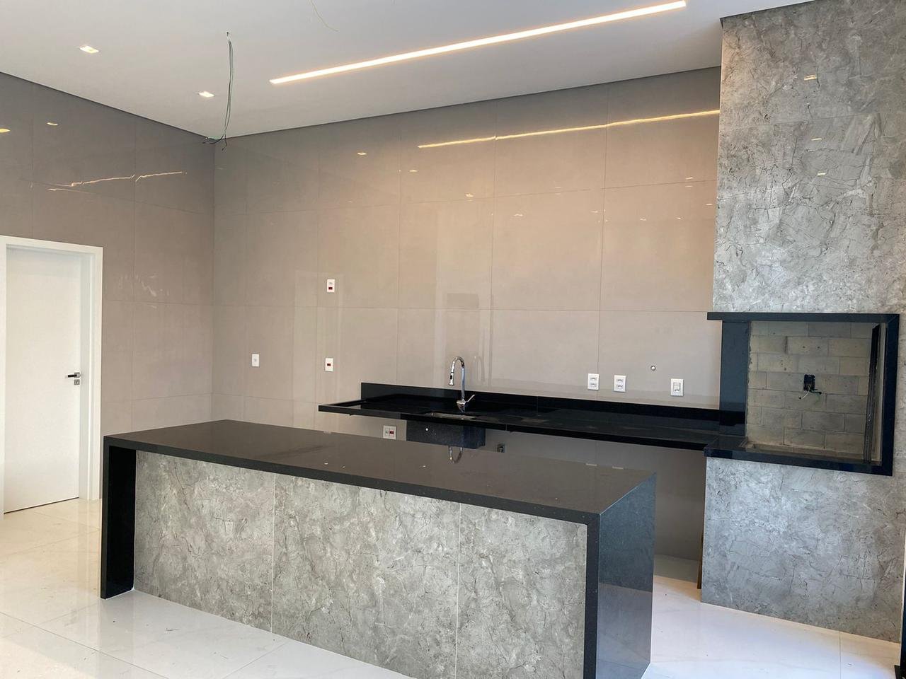 Casa de Condomínio à venda com 3 quartos, 237m² - Foto 8