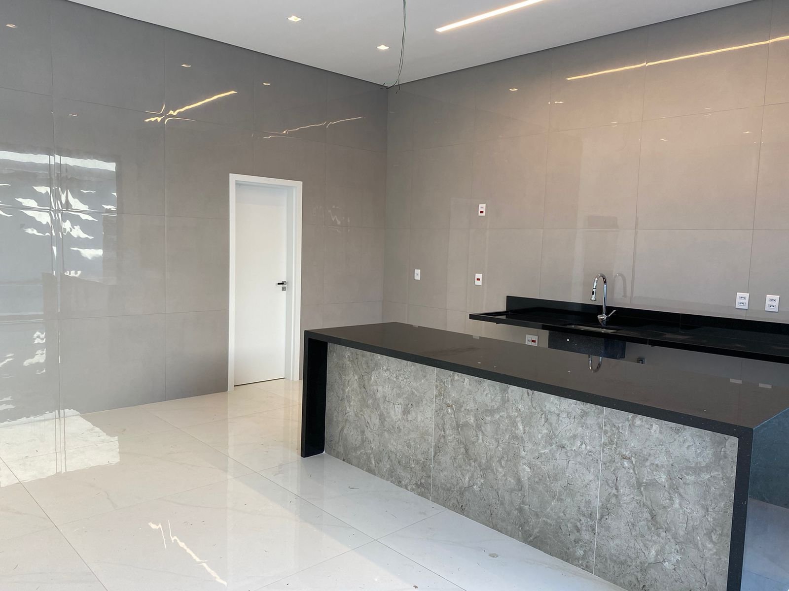 Casa de Condomínio à venda com 3 quartos, 237m² - Foto 9