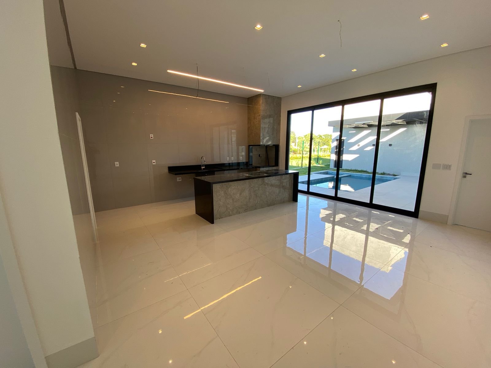 Casa de Condomínio à venda com 3 quartos, 237m² - Foto 22