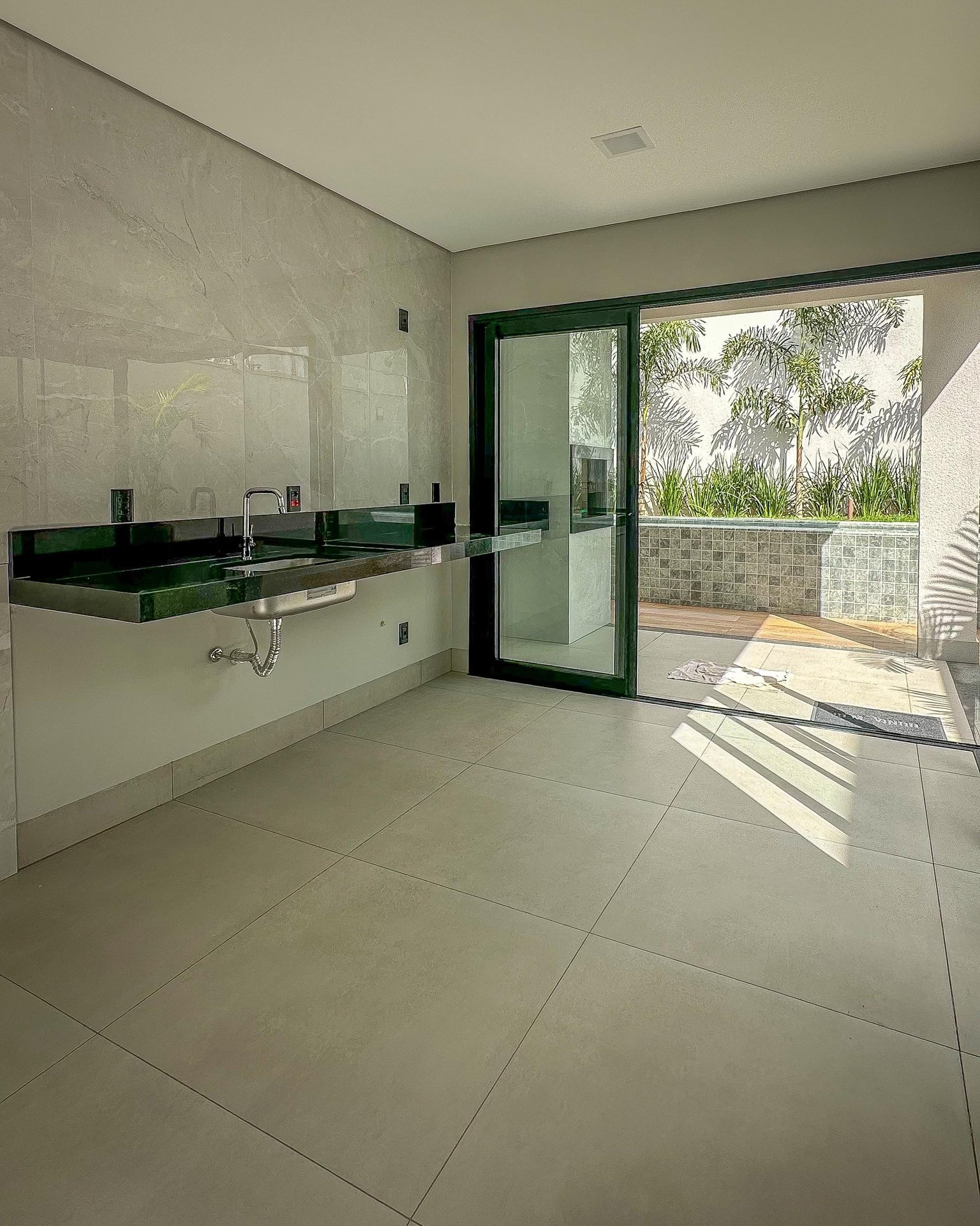 Casa de Condomínio à venda com 3 quartos, 140m² - Foto 4