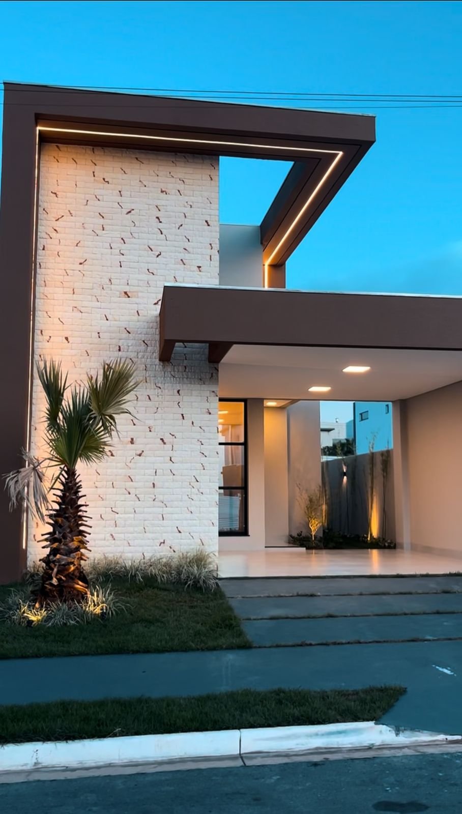 Casa de Condomínio à venda com 3 quartos, 214m² - Foto 2