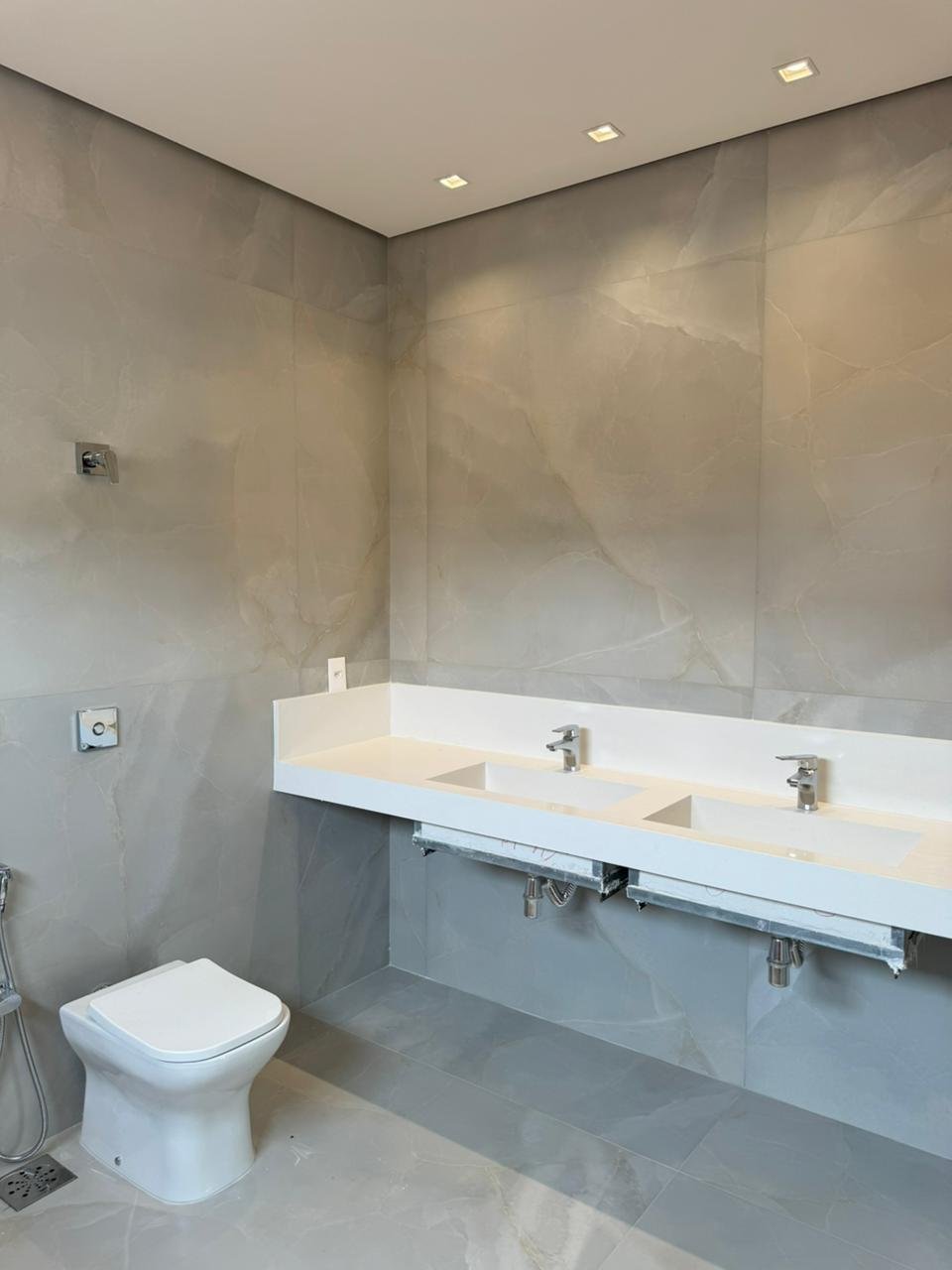 Casa de Condomínio à venda com 3 quartos, 283m² - Foto 2