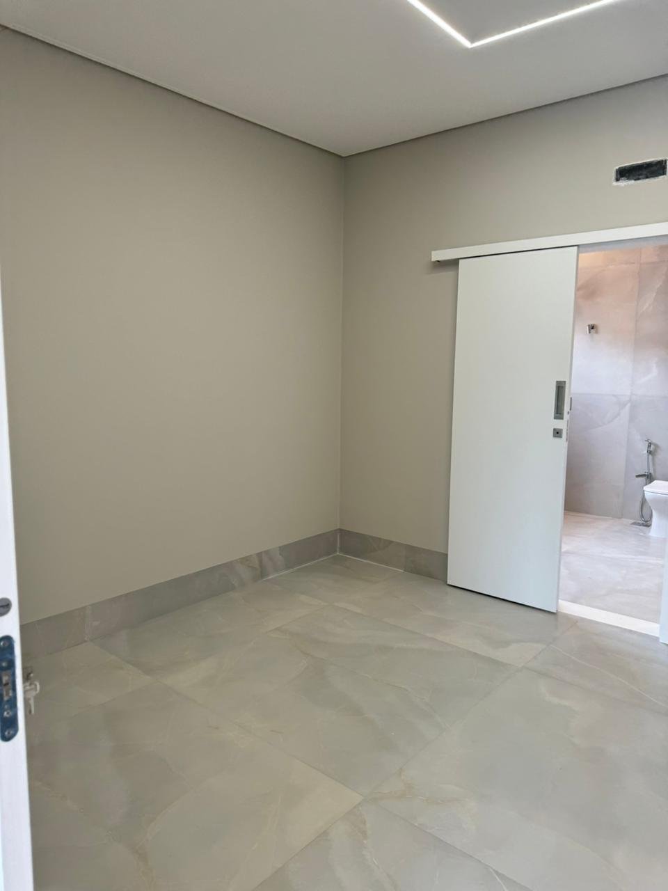 Casa de Condomínio à venda com 3 quartos, 283m² - Foto 3