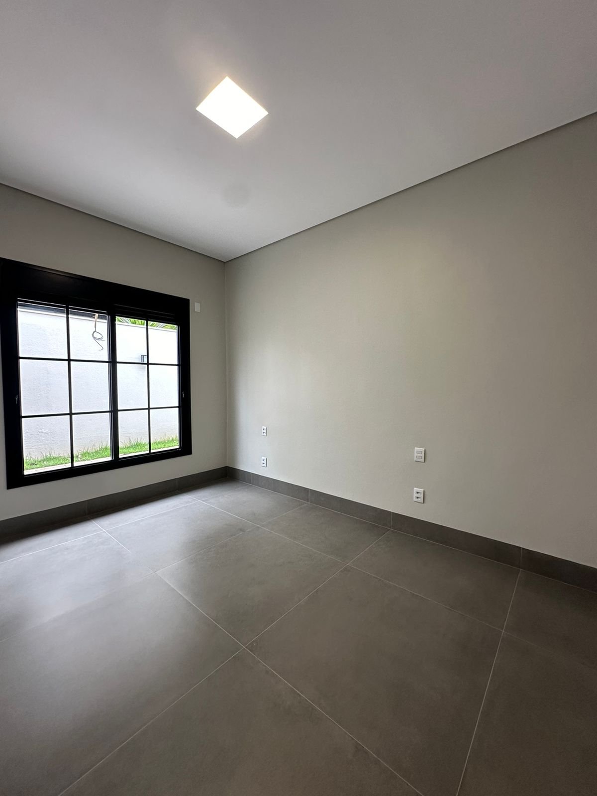 Casa de Condomínio à venda com 4 quartos, 420m² - Foto 2
