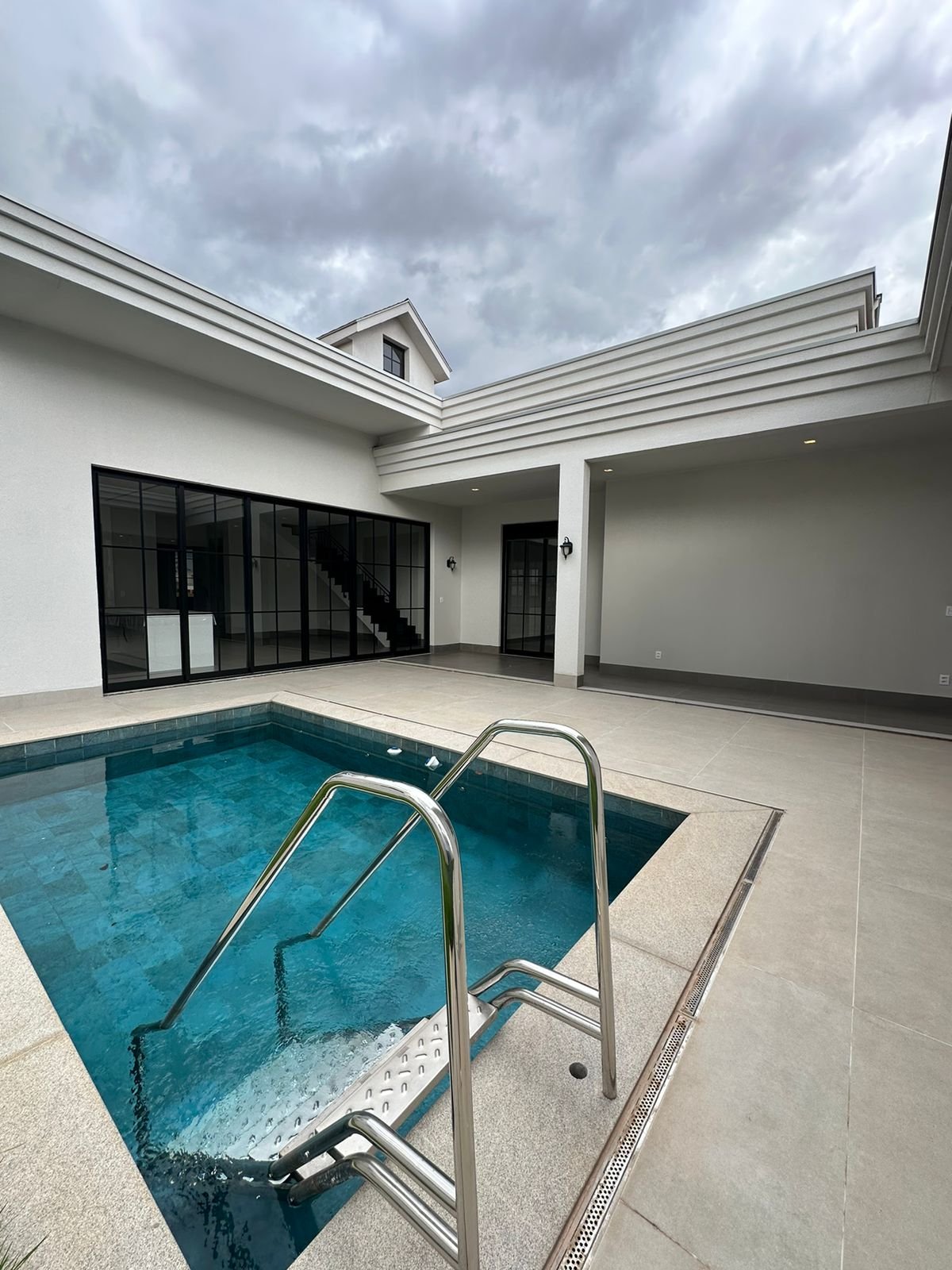 Casa de Condomínio à venda com 4 quartos, 420m² - Foto 47