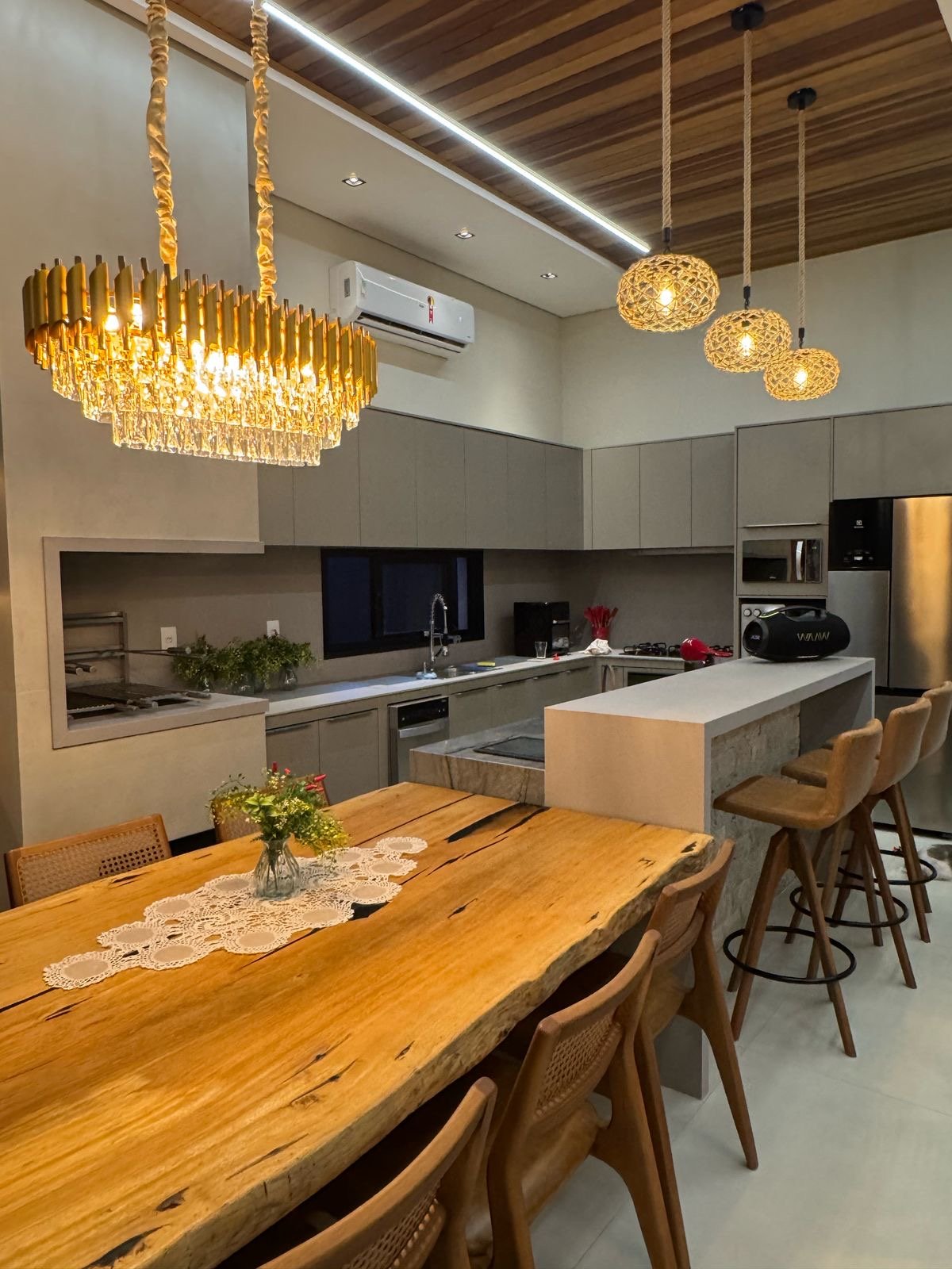Casa à venda com 3 quartos, 160m² - Foto 2