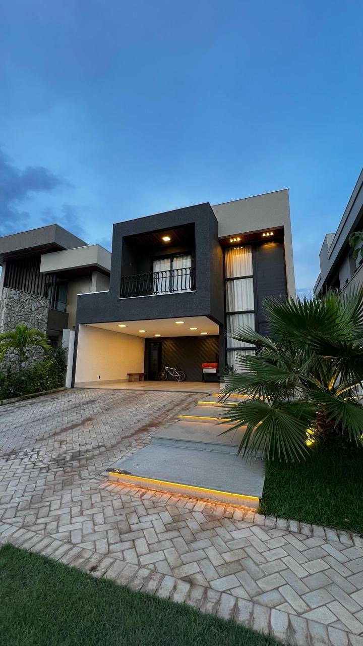 Casa de Condomínio à venda com 4 quartos, 275m² - Foto 1